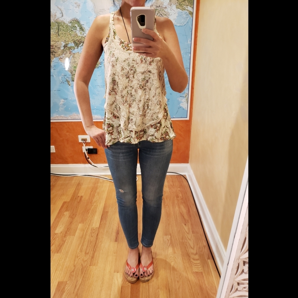 🍓 3/$20 Love Change Floral Racerback Tank Top - Picture 3 of 8